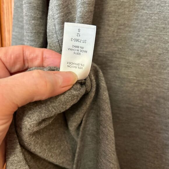 Roaman’s size 12 NWT gray sweatshirt grommet embellished long sleeve - Picture 6 of 7